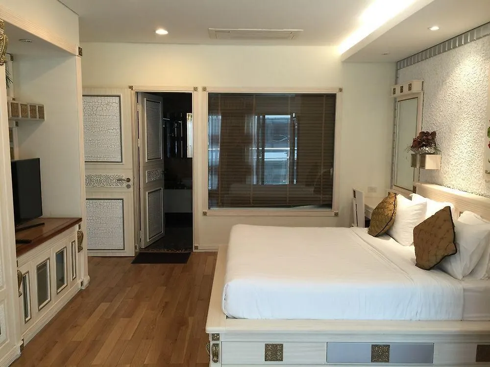 Lotus Village Condotel Нячанг