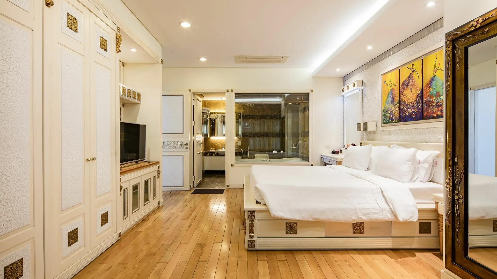 Lotus Village Condotel Нячанг